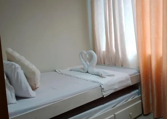 101-2br-1bed Quenn-1single-1-pullout 2 Sofa 2-cr Pool View With Balcony Appartement Manilla