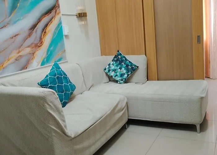 101-2br-1bed Quenn-1single-1-pullout 2 Sofa 2-cr Pool View With Balcony Appartement Manilla