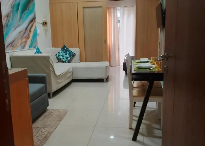 101-2br-1bed Quenn-1single-1-pullout 2 Sofa 2-cr Pool View With Balcony * Manilla